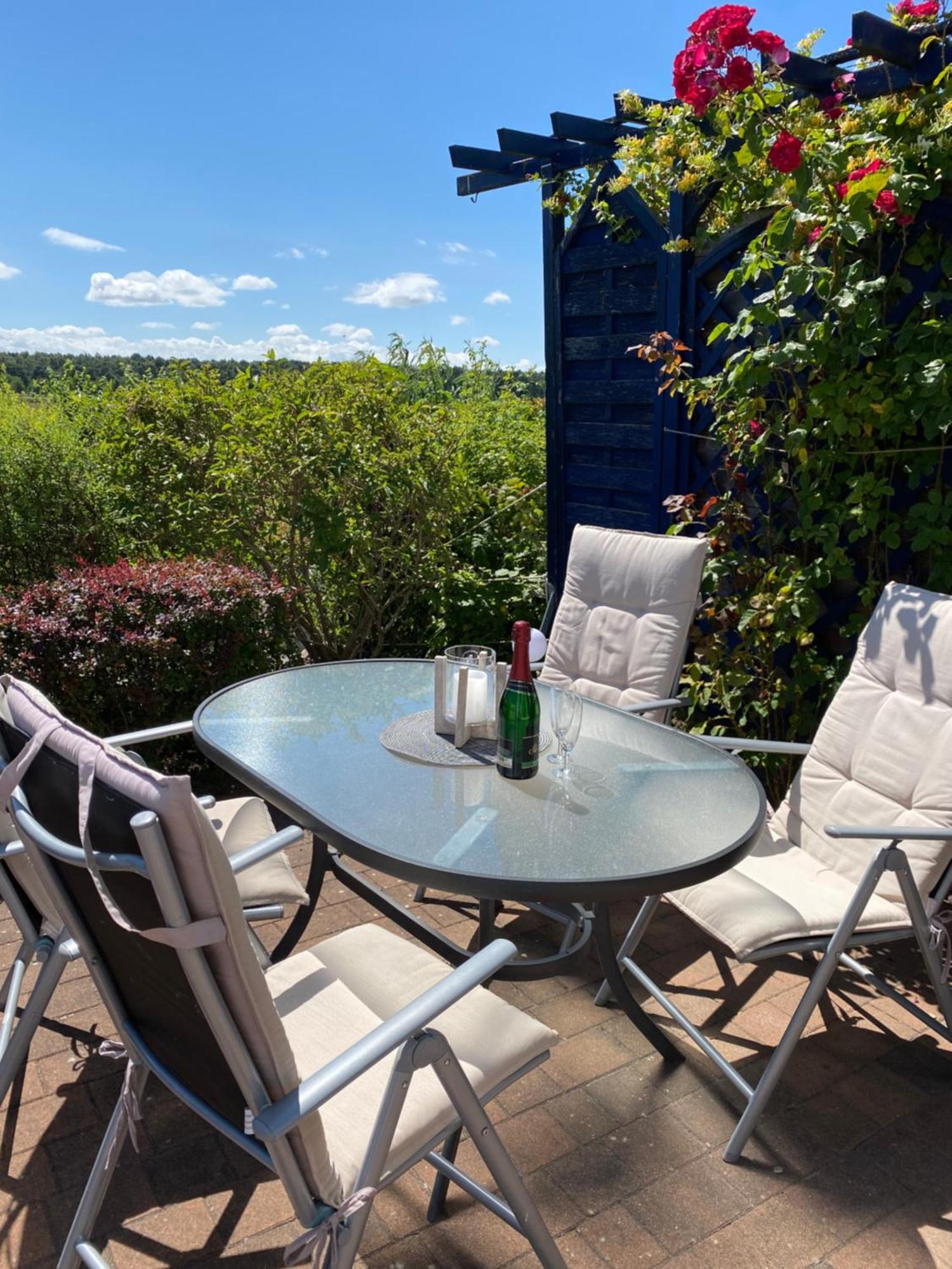 Schoenes Appartment Mit Fernblick Glowe Esterno foto